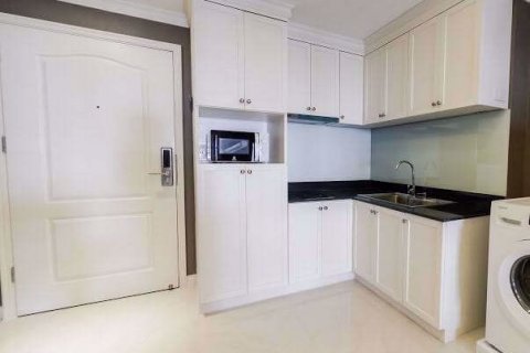 Condominio de 1 dormitorio en Bang Rak, Bangkok, Tailandia № 76618 - foto 6