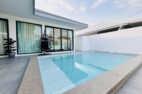 Casa de 4 dormitorios en Pattaya, Tailandia № 119495 - foto 5