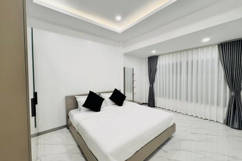 Casa de 4 dormitorios en Pattaya, Tailandia № 119495 - foto 19