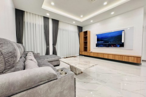 Casa de 4 dormitorios en Pattaya, Tailandia № 119495 - foto 11