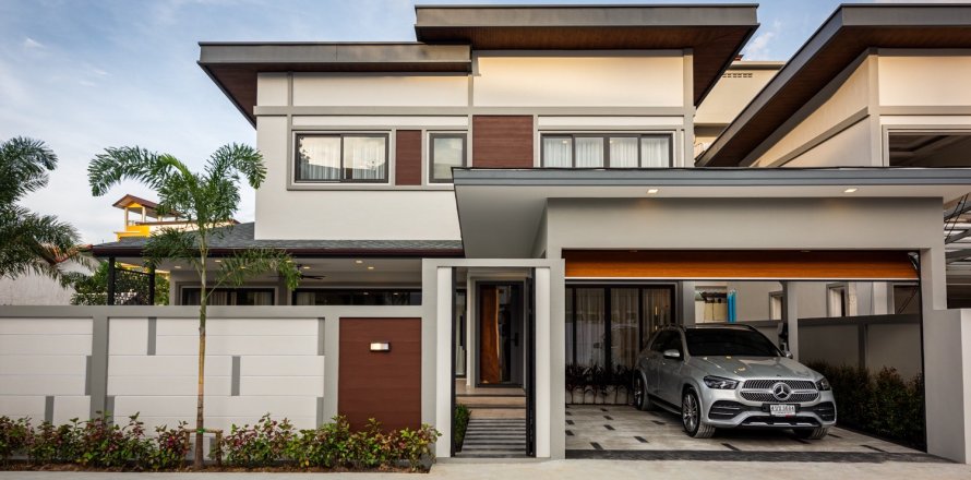 Chalet de 4 dormitorios en Pattaya, Tailandia № 123319