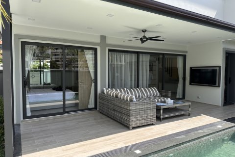 Chalet de 4 dormitorios en Pattaya, Tailandia № 123319 - foto 6