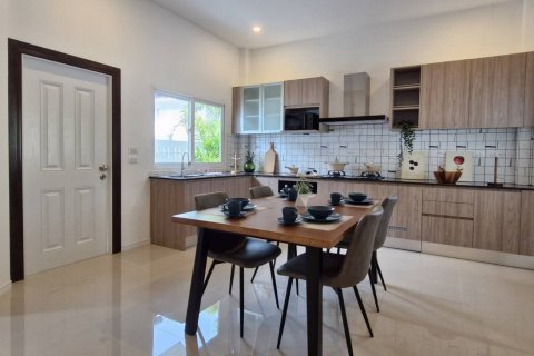 Chalet de 3 dormitorios en Pattaya, Tailandia № 123314 - foto 9
