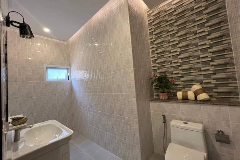 Chalet de 3 dormitorios en Pattaya, Tailandia № 123314 - foto 19