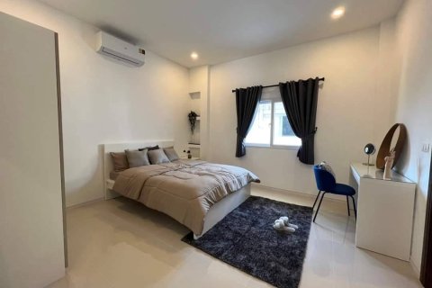 Chalet de 3 dormitorios en Pattaya, Tailandia № 123314 - foto 17