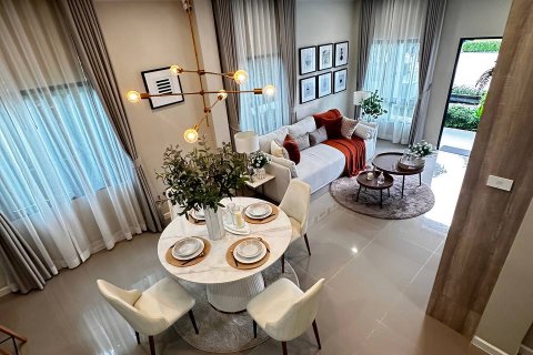 Chalet de 4 dormitorios en Pattaya, Tailandia № 123315 - foto 3