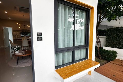 Chalet de 4 dormitorios en Pattaya, Tailandia № 123315 - foto 19