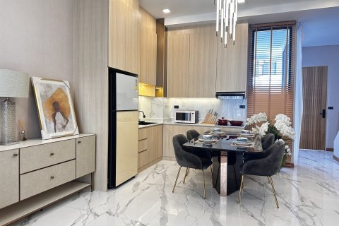 Chalet de 4 dormitorios en Pattaya, Tailandia № 123317 - foto 7