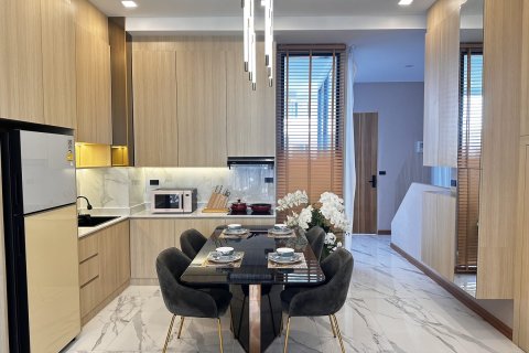 Chalet de 4 dormitorios en Pattaya, Tailandia № 123317 - foto 6
