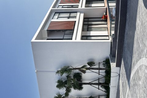Chalet de 4 dormitorios en Pattaya, Tailandia № 123317 - foto 2