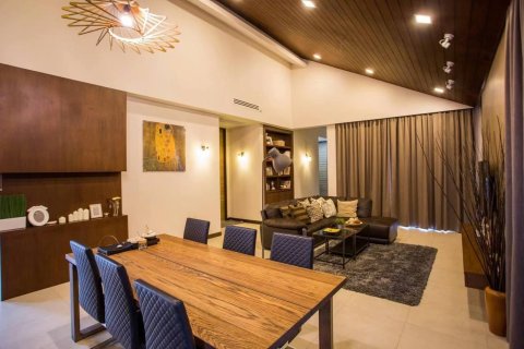 Chalet de 4 dormitorios en Pattaya, Tailandia № 123316 - foto 3