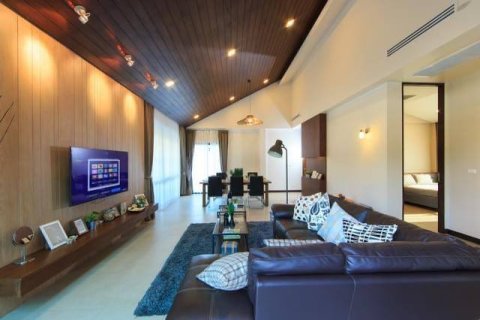 Chalet de 4 dormitorios en Pattaya, Tailandia № 123316 - foto 8