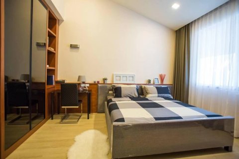 Chalet de 4 dormitorios en Pattaya, Tailandia № 123316 - foto 15