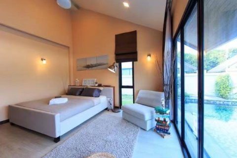 Chalet de 4 dormitorios en Pattaya, Tailandia № 123316 - foto 13