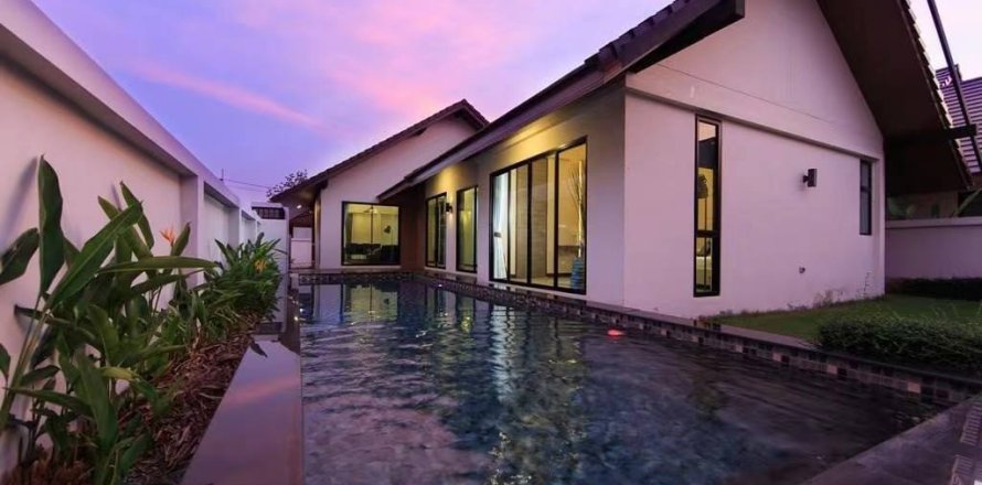 Chalet de 4 dormitorios en Pattaya, Tailandia № 123316