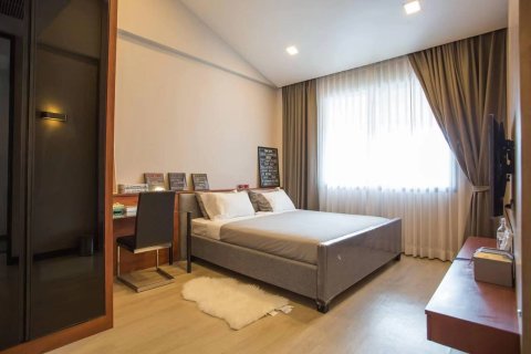 Chalet de 4 dormitorios en Pattaya, Tailandia № 123316 - foto 11