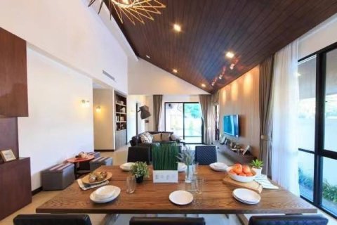 Chalet de 4 dormitorios en Pattaya, Tailandia № 123316 - foto 7