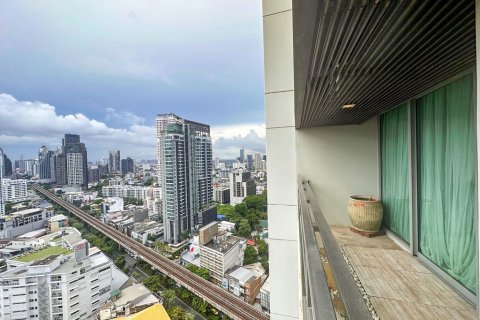Condo in Bangkok, Thailand, 2 bedrooms  № 104990