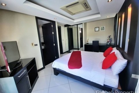Casa de 5 dormitorios en Pattaya, Tailandia № 100752 - foto 17