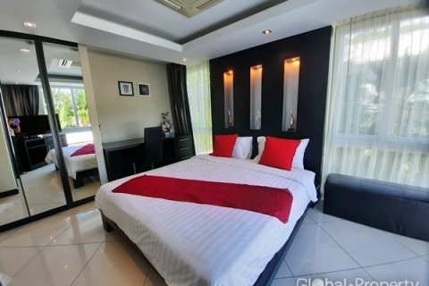 Casa de 5 dormitorios en Pattaya, Tailandia № 100752 - foto 18