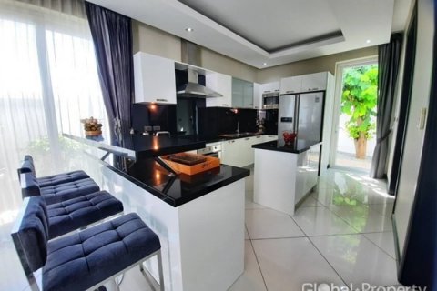 Casa de 5 dormitorios en Pattaya, Tailandia № 100752 - foto 6