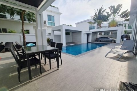 Casa de 5 dormitorios en Pattaya, Tailandia № 100752 - foto 26