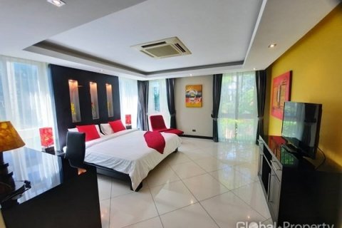 Casa de 5 dormitorios en Pattaya, Tailandia № 100752 - foto 20