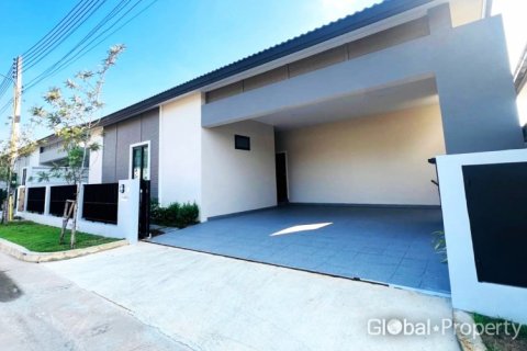 Casa de 3 dormitorios en Pattaya, Tailandia № 100750 - foto 30