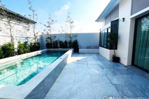 Casa de 3 dormitorios en Pattaya, Tailandia № 100750 - foto 3