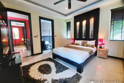 Haus in Pattaya, Thailand 4 Schlafzimmer № 100753 - Foto 7