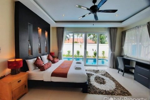 Haus in Pattaya, Thailand 4 Schlafzimmer № 100753 - Foto 16