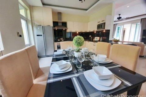 Haus in Pattaya, Thailand 4 Schlafzimmer № 100753 - Foto 21