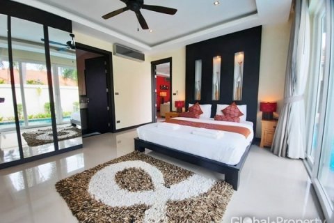 Haus in Pattaya, Thailand 4 Schlafzimmer № 100753 - Foto 15