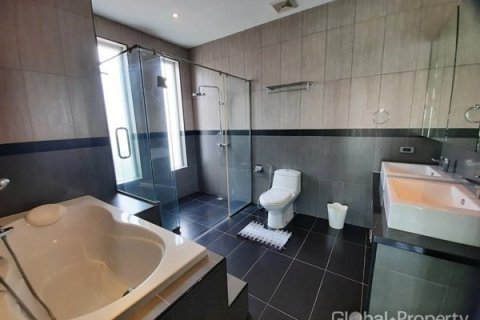 Haus in Pattaya, Thailand 4 Schlafzimmer № 100753 - Foto 14