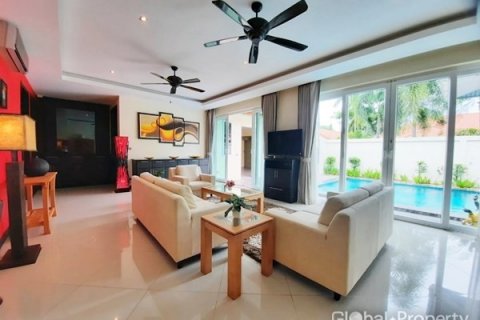 Haus in Pattaya, Thailand 4 Schlafzimmer № 100753 - Foto 4
