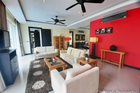 Haus in Pattaya, Thailand 4 Schlafzimmer № 100753 - Foto 3