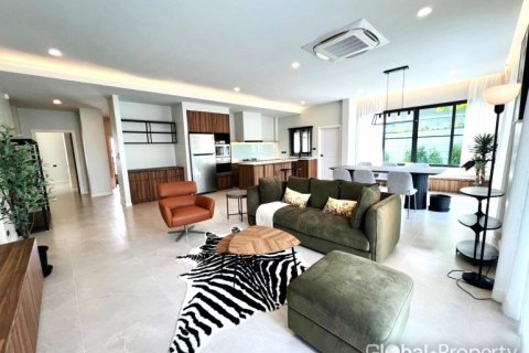 Casa de 3 dormitorios en Pattaya, Tailandia № 100751 - foto 5