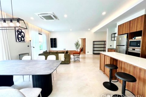 Casa de 3 dormitorios en Pattaya, Tailandia № 100751 - foto 8