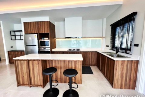 Casa de 3 dormitorios en Pattaya, Tailandia № 100751 - foto 9