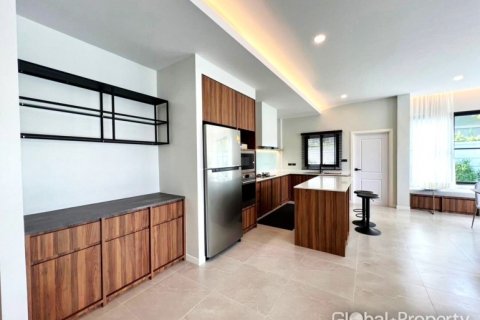 Casa de 3 dormitorios en Pattaya, Tailandia № 100751 - foto 10