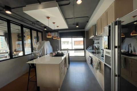Condo in Watthana, Bangkok, Thailand, 3 bedrooms  № 123650 - photo 18