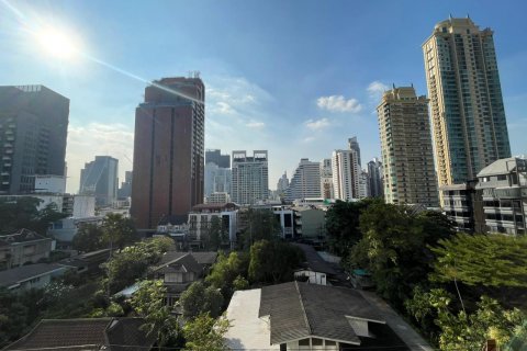 Condo in Watthana, Bangkok, Thailand, 3 bedrooms  № 123650 - photo 16