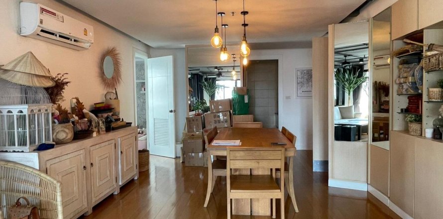 Condo in Watthana, Bangkok, Thailand, 3 bedrooms  № 123650