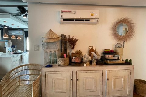Condo in Watthana, Bangkok, Thailand, 3 bedrooms  № 123650 - photo 12
