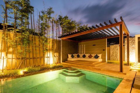 Chalet de 4 dormitorios en Rawai, Tailandia № 71635 - foto 2