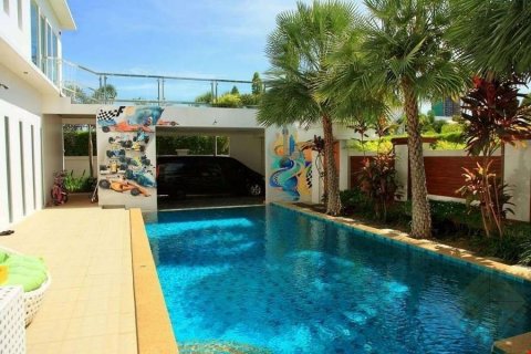 Casa de 5 dormitorios en Pattaya, Tailandia № 75975 - foto 5