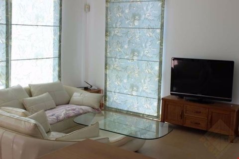 Casa de 5 dormitorios en Pattaya, Tailandia № 75975 - foto 11