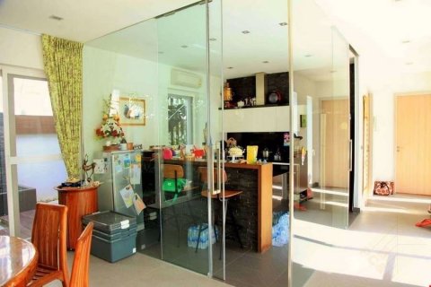 Casa de 5 dormitorios en Pattaya, Tailandia № 75975 - foto 16
