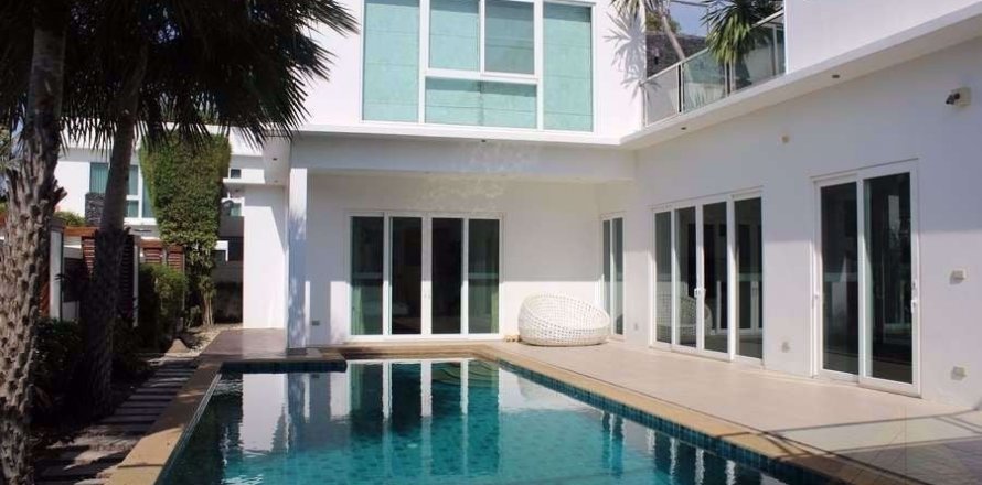 Casa de 5 dormitorios en Pattaya, Tailandia № 75975