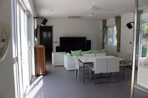 Casa de 5 dormitorios en Pattaya, Tailandia № 75975 - foto 14